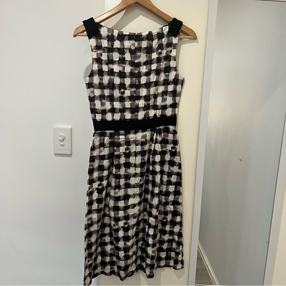 Veronika Maine black & white mid length dress size 8 - Picture 4 of 6